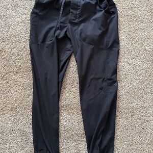 Lululemon Men's small Black Joggers